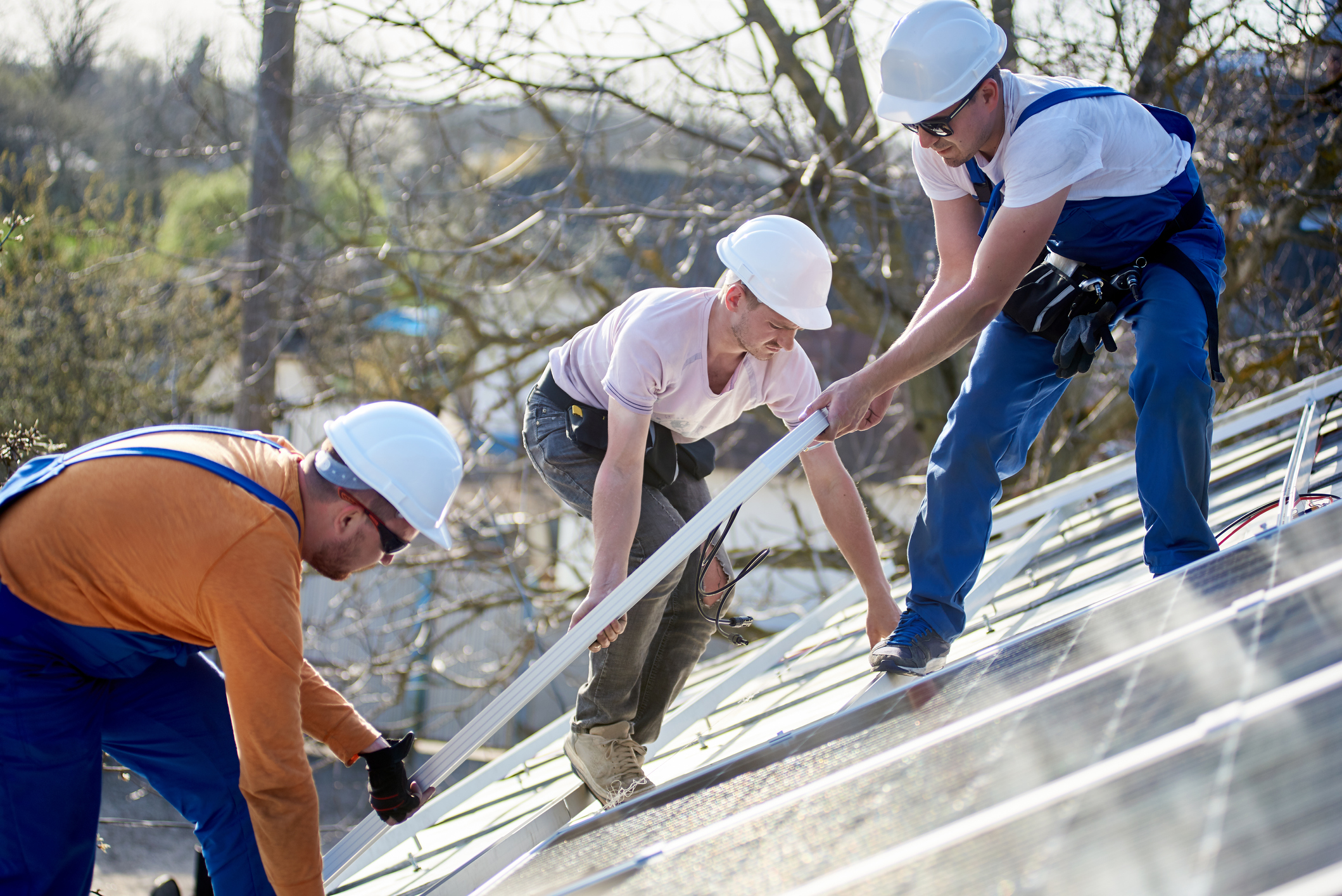 Photovoltaikanlage wird montiert in Schaan